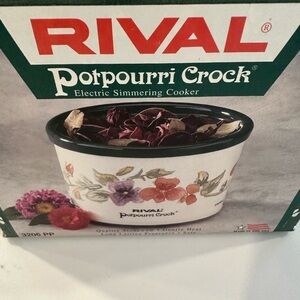 Rival, potpourri, crockpot, mini electrical, green floral pattern. VTG EUC WORKS